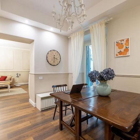 Charming Apartment With Patio A Few Steps From Colosseum Eksteriør billede