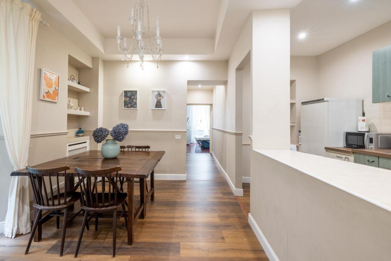 Charming Apartment With Patio A Few Steps From Colosseum Eksteriør billede