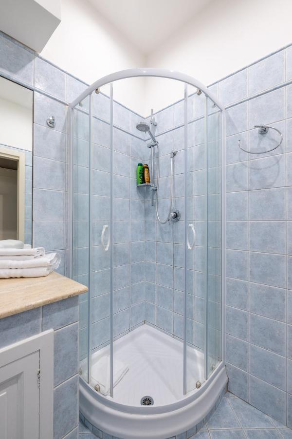 Charming Apartment With Patio A Few Steps From Colosseum Eksteriør billede