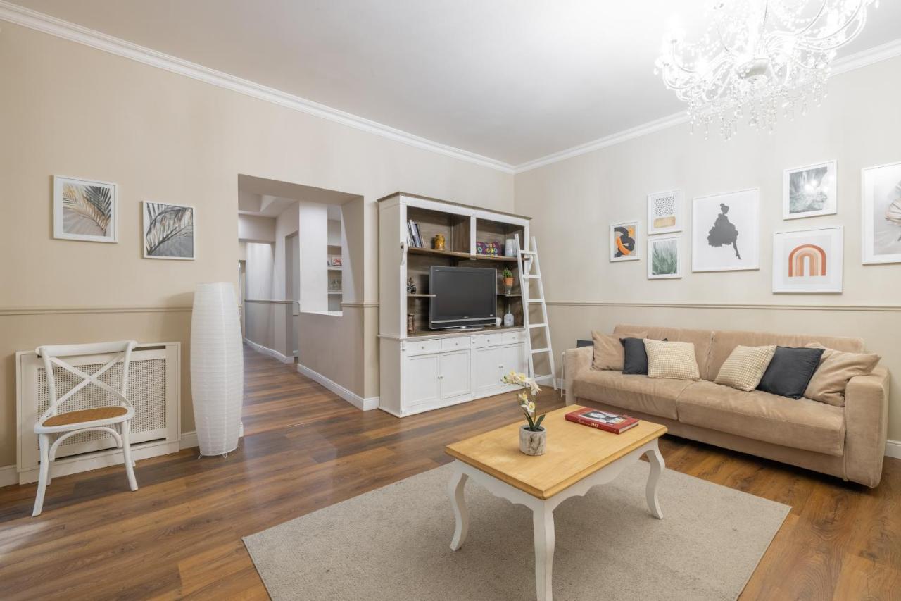 Charming Apartment With Patio A Few Steps From Colosseum Eksteriør billede