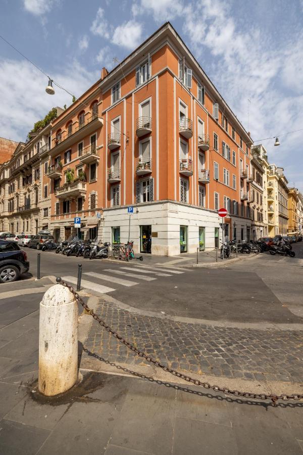 Charming Apartment With Patio A Few Steps From Colosseum Eksteriør billede