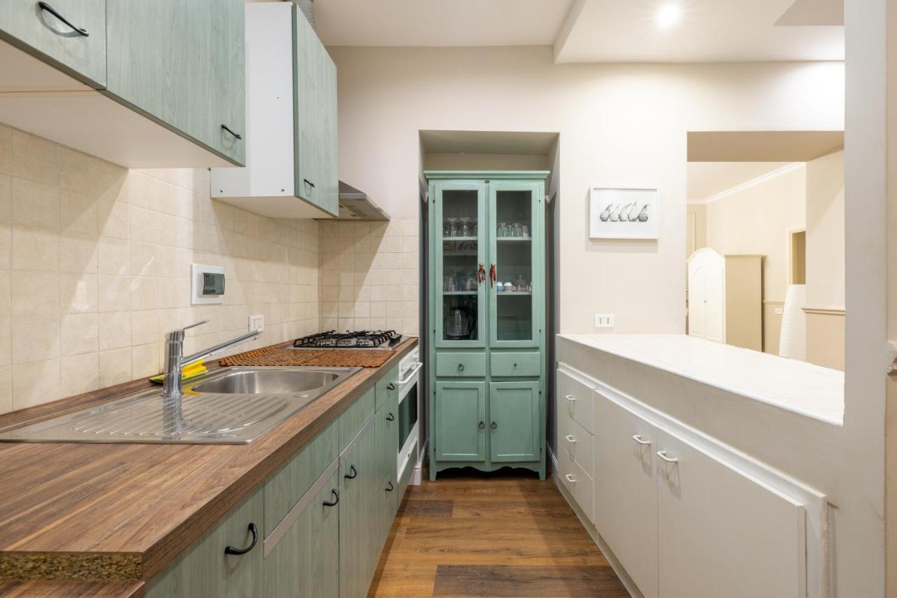 Charming Apartment With Patio A Few Steps From Colosseum Eksteriør billede