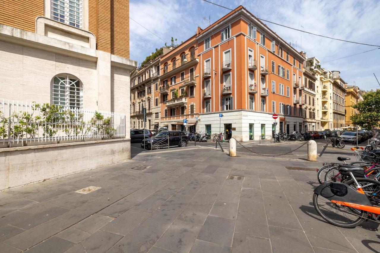 Charming Apartment With Patio A Few Steps From Colosseum Eksteriør billede